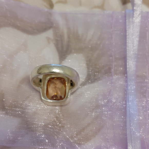 Silver and topaz ring - Picture 4 of 5